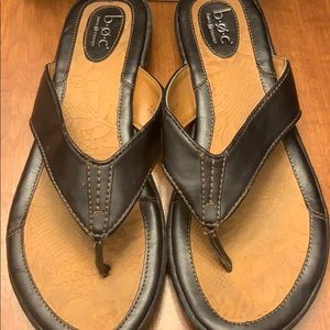 Size 10 black boc sandals